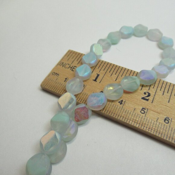 Uranium glass beads - Picture 7 of 9